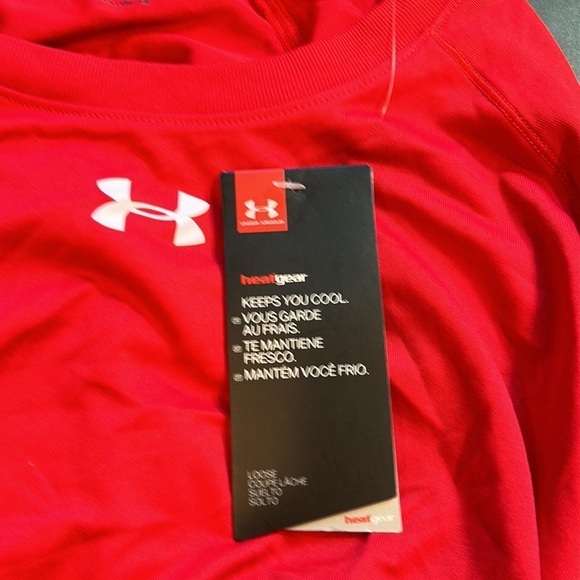 NEW Under Armour Red Heat Gear Loose Fit Top Medium - Picture 11 of 12